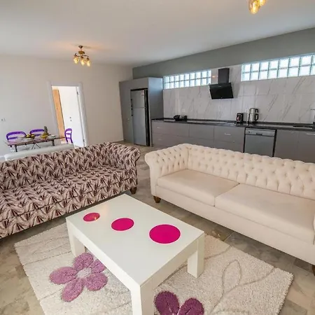 Diamond Tria Villa *