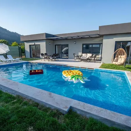 Diamond Tria Villa