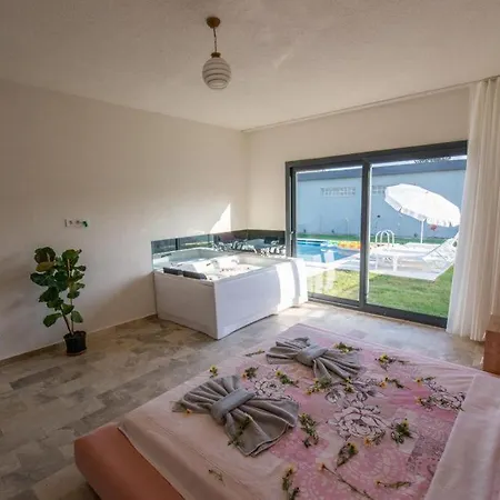 Diamond Tria * Fethiye